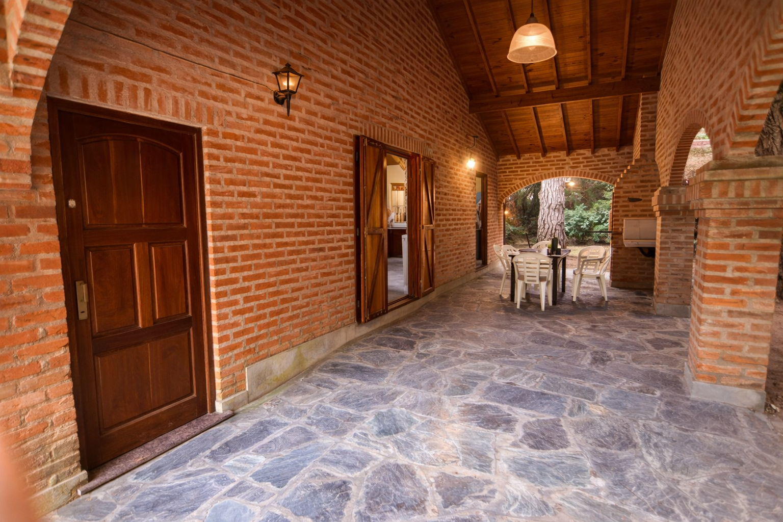 Venta 2 Chalets sobre Av.4 con gas natural - Costa del Este - Costa del Este - foto 2